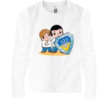 Дитячий лонгслів із захисником України у стилі Love is..