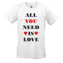 Футболка с надписью «All you need is love» и сердцами