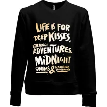 Детский свитшот без начеса Life is for Deep Kisses