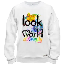 Свитшот Look at the world differently с хамелеоном