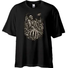 Футболка Oversize с костяной рукой и скелетом