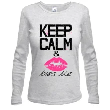 Женский лонгслив Keep calm & kiss me