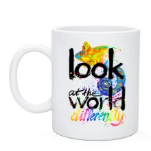 Чашка Look at the world differently з хамелеоном