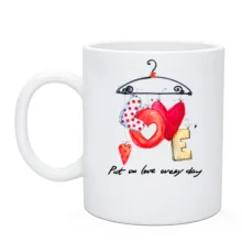 Чашка Put on love every day