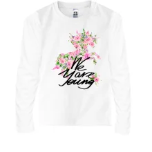 Детский лонгслив с цветочной лошадью We are young