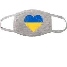 Маска с сердцем в цветах национального флага