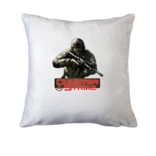 Подушка с бойцом и красным логотипом Counter Strike