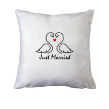 Подушка Just Married с контурными лебедями