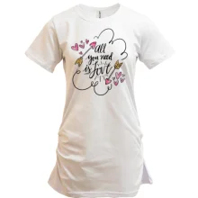 Туника с надписью "All you need is love"