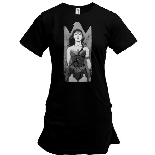 Подовжена футболка з Чудо-Жінкою (монохром арт)