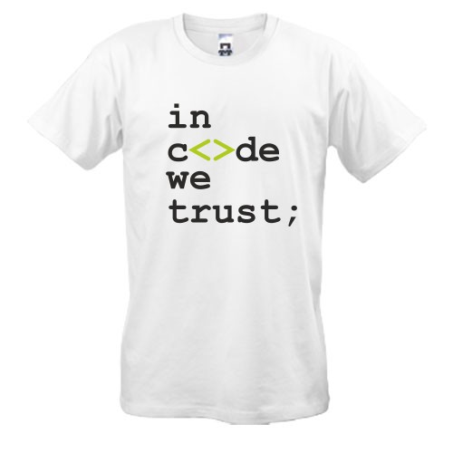 Мужская футболка с надписью «in code we trust» и зелеными угловыми скобками вместо буквы «o»