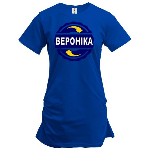 Подовжена футболка з ім'ям Вероніка в колі