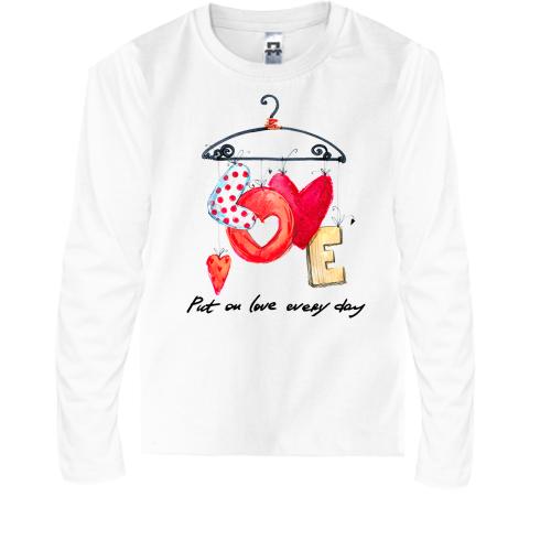 Детская футболка с длинным рукавом Put on love every day