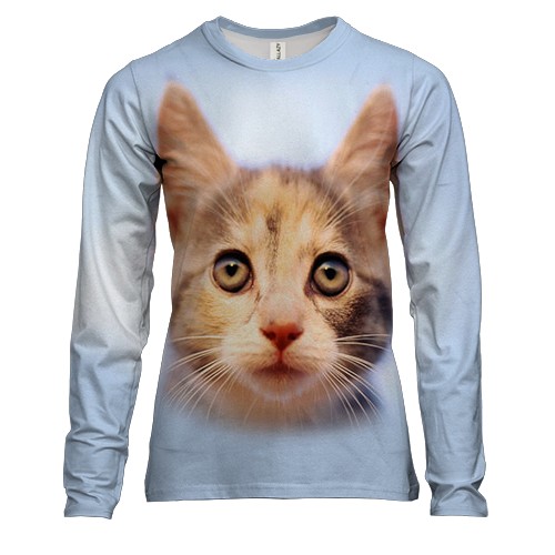 Женский 3D лонгслив с котенком на фоне неба