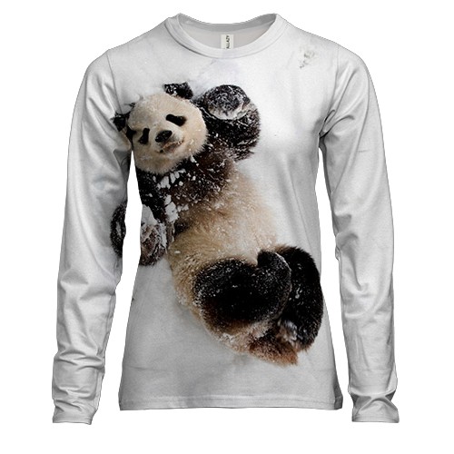 Женский 3D лонгслив с пандой в снегу