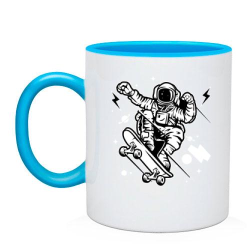 Чашка с космонавтом на скейте