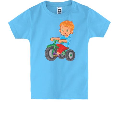 Детская футболка с мальчиком на велосипеде