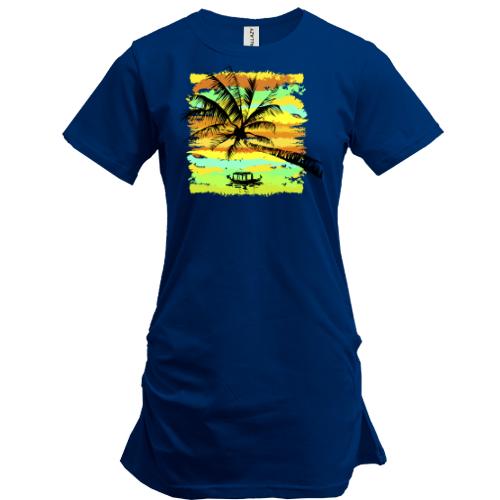 Подовжена футболка з пальмою та човном