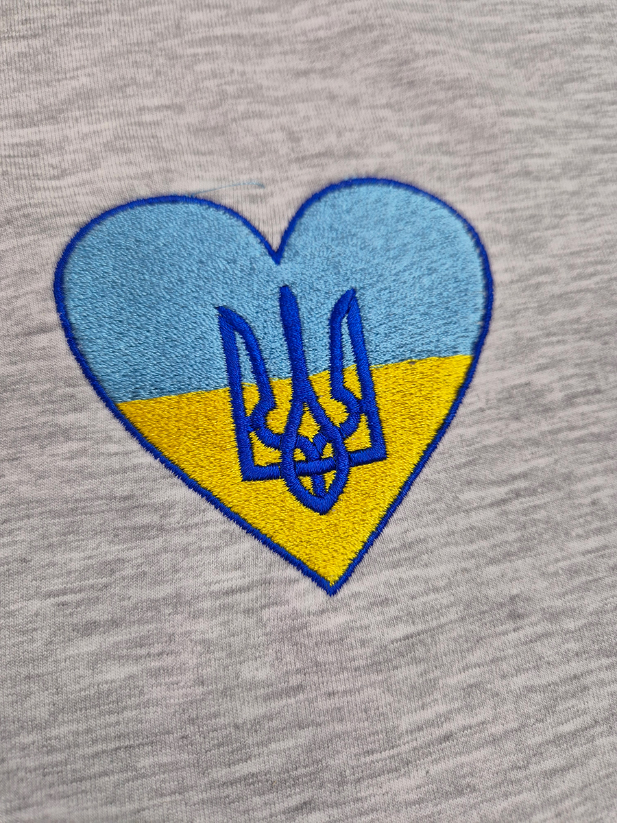 Футболка Oversize Тризуб на желто-синем сердце Футболка Oversize Тризуб на желто-синем сердце