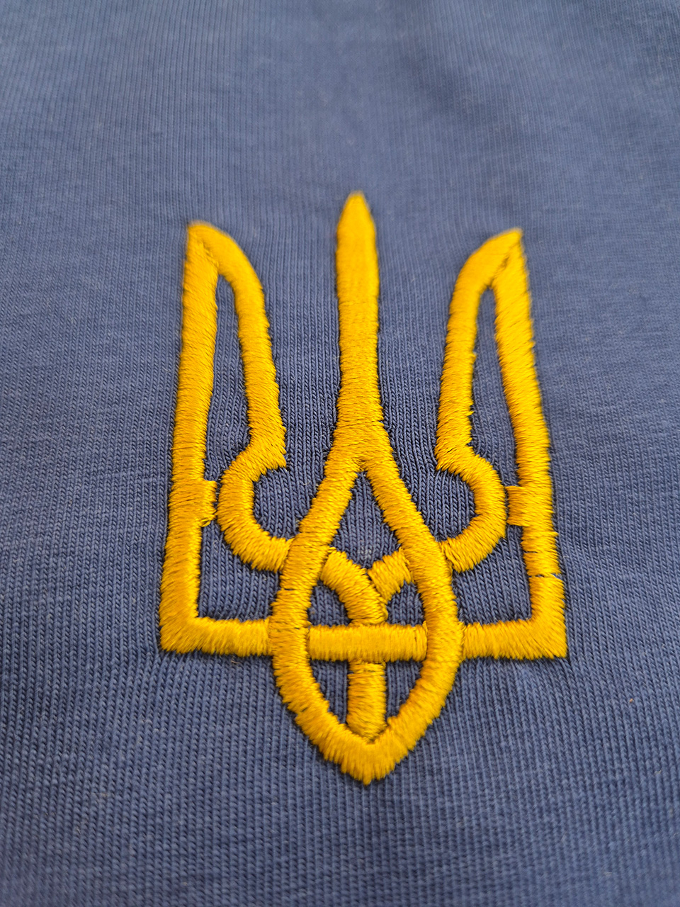 Лонгслив с вышитым Тризубом Лонгслив с вышитым Тризубом