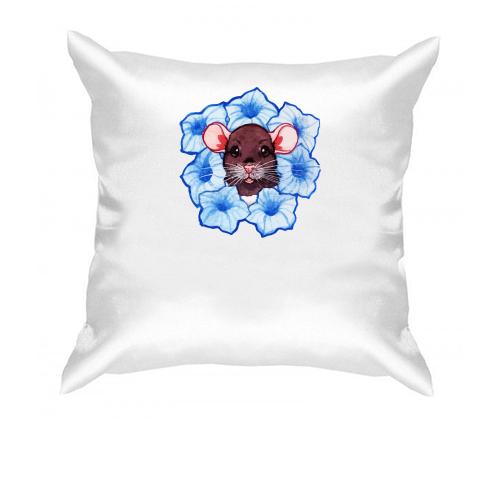 Подушка з щуром в блакитних квітах