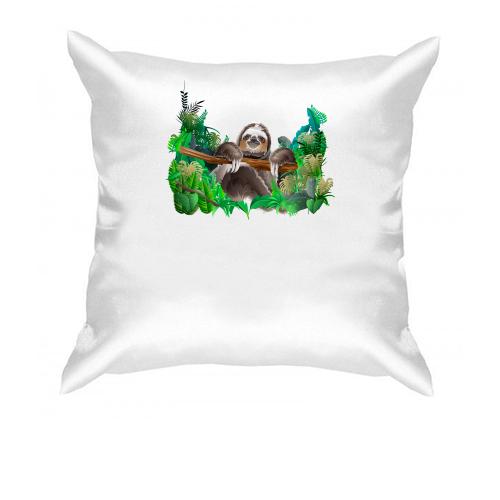 Подушка с ленивцем в джунглях