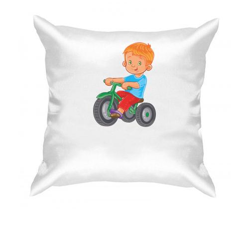 Подушка с мальчиком на велосипеде