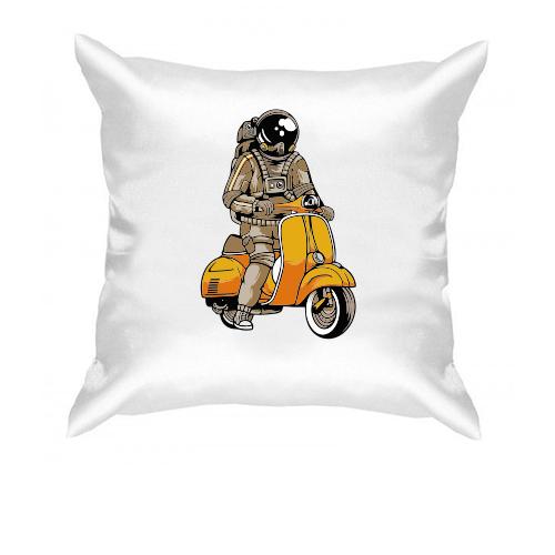 Подушка Космонавт на скутере