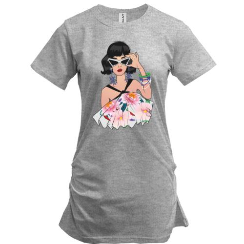 Удлиненная футболка Model with glasses