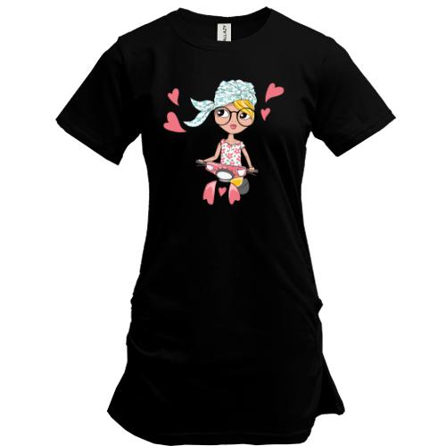 Подовжена футболка Girl on scooter art