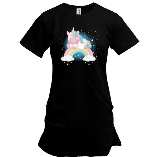 Удлиненная футболка Baby unicorn on a rainbow