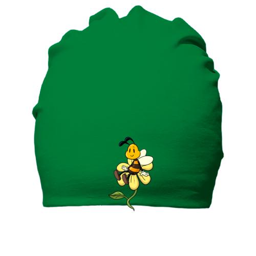 Хлопковая шапка с пчелой на цветке