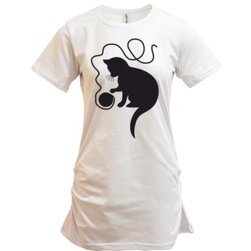 Подовжена футболка кіт з клубком