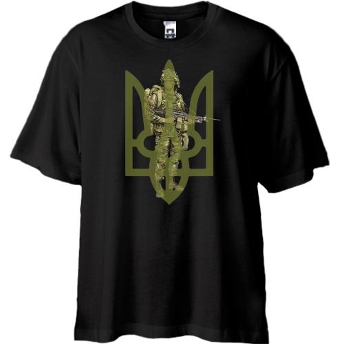 Футболка Oversize с украинским солдатом и гербом