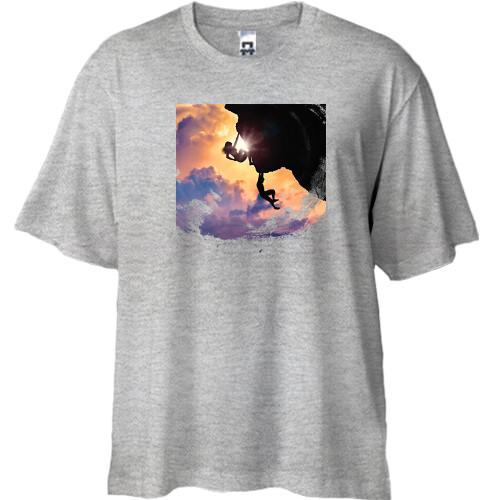 Футболка Oversize зі скалолазами