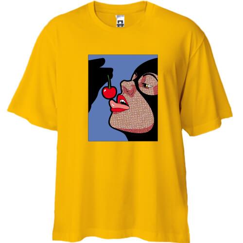 Футболка Oversize Леді-кішка з вишенькою