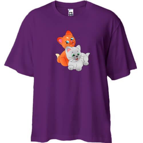 Футболка Oversize з рудим і сірим котами