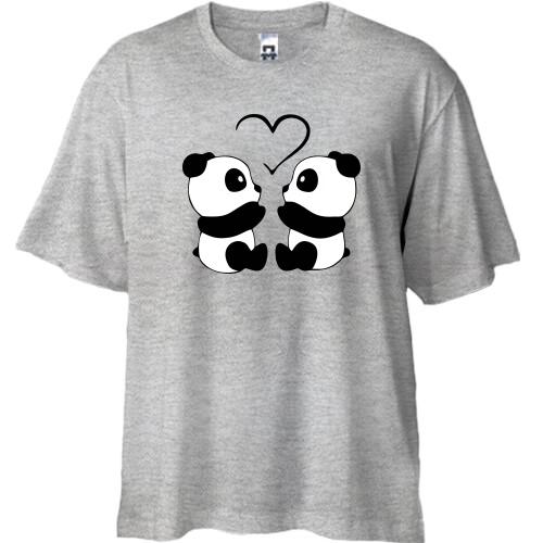 Футболка Oversize с влюблёнными пандами и сердцем