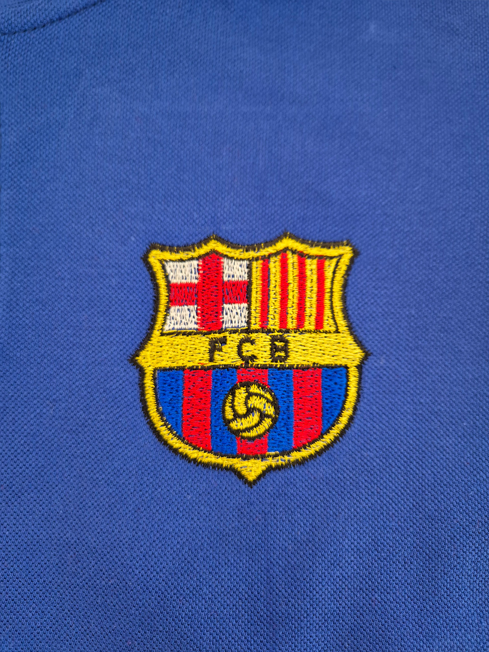 Футболка с воротником стойкой FC Barcelona Футболка с воротником стойкой FC Barcelona