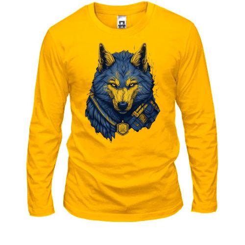 Лонгслив с желто-синим мифическим волком