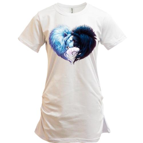 Подовжена футболка з серцем з левів