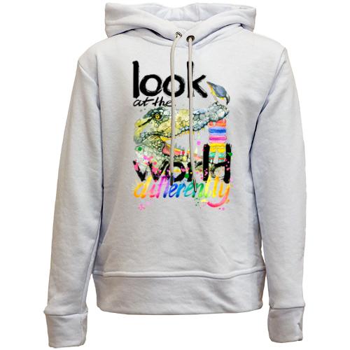 Детский худи без флиса Look at the world differently с крокодилом
