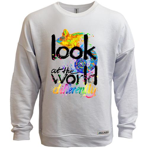 Світшот без начісу Look at the world differently з хамелеоном