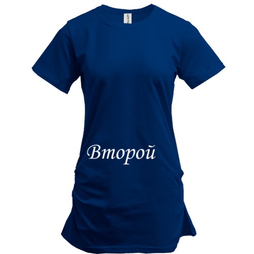 Удлиненная футболка с каллиграфической надписью «Второй»