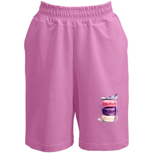Женские  шорты с акварельным рисунком трех макарунов, перевязанных подарочной лентой