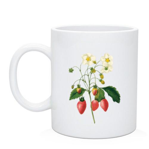 Чашка с цветущей веточкой земляники