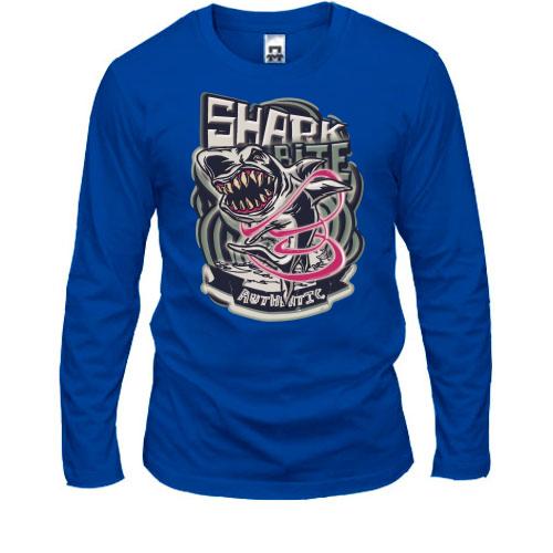 Лонгслив Shark bite