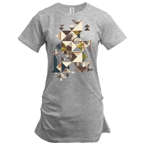 Подовжена футболка з трикутною абстракцією
