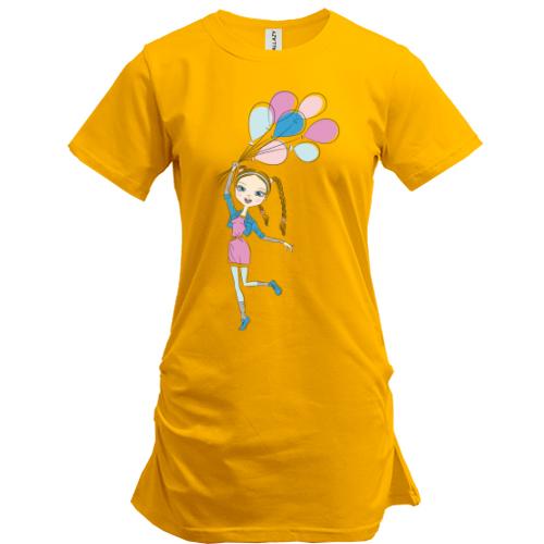 Подовжена футболка з дівчиною з повітряними кулями