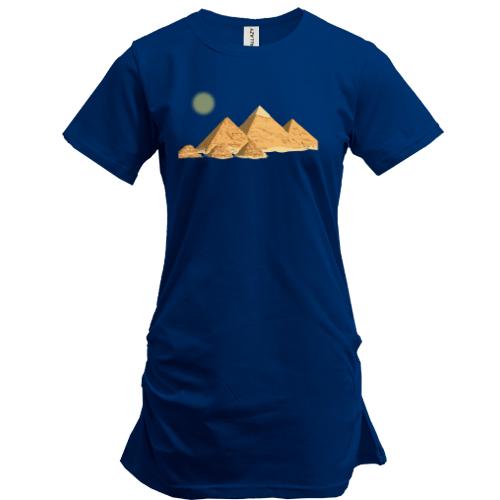Подовжена футболка з Епіпетскімі пірамідами